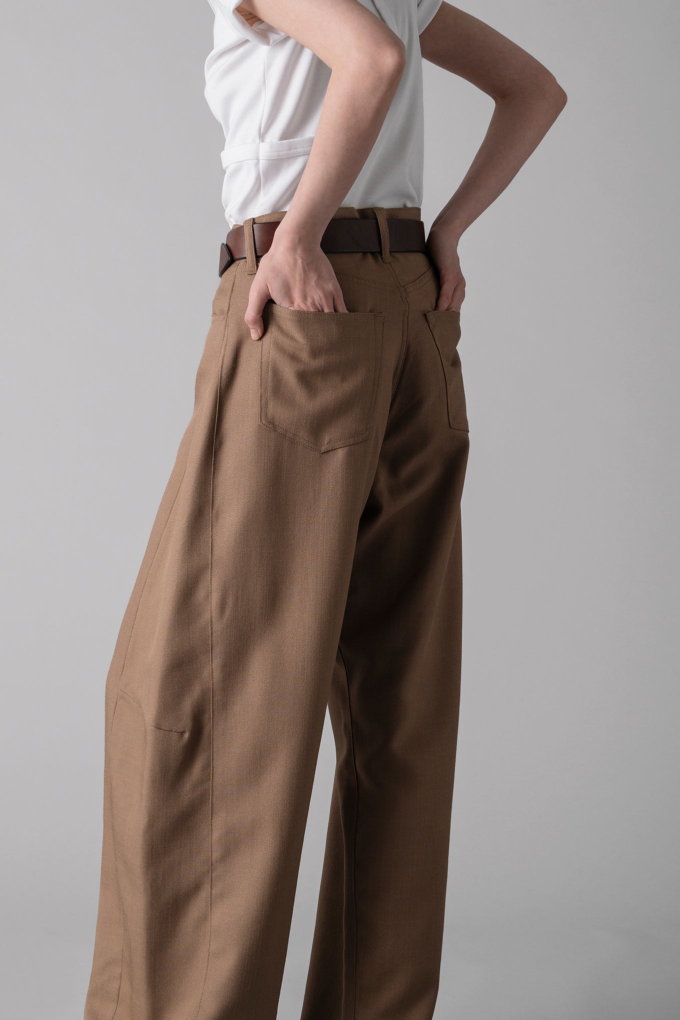 OXFORD BARREL-LEG JEANS