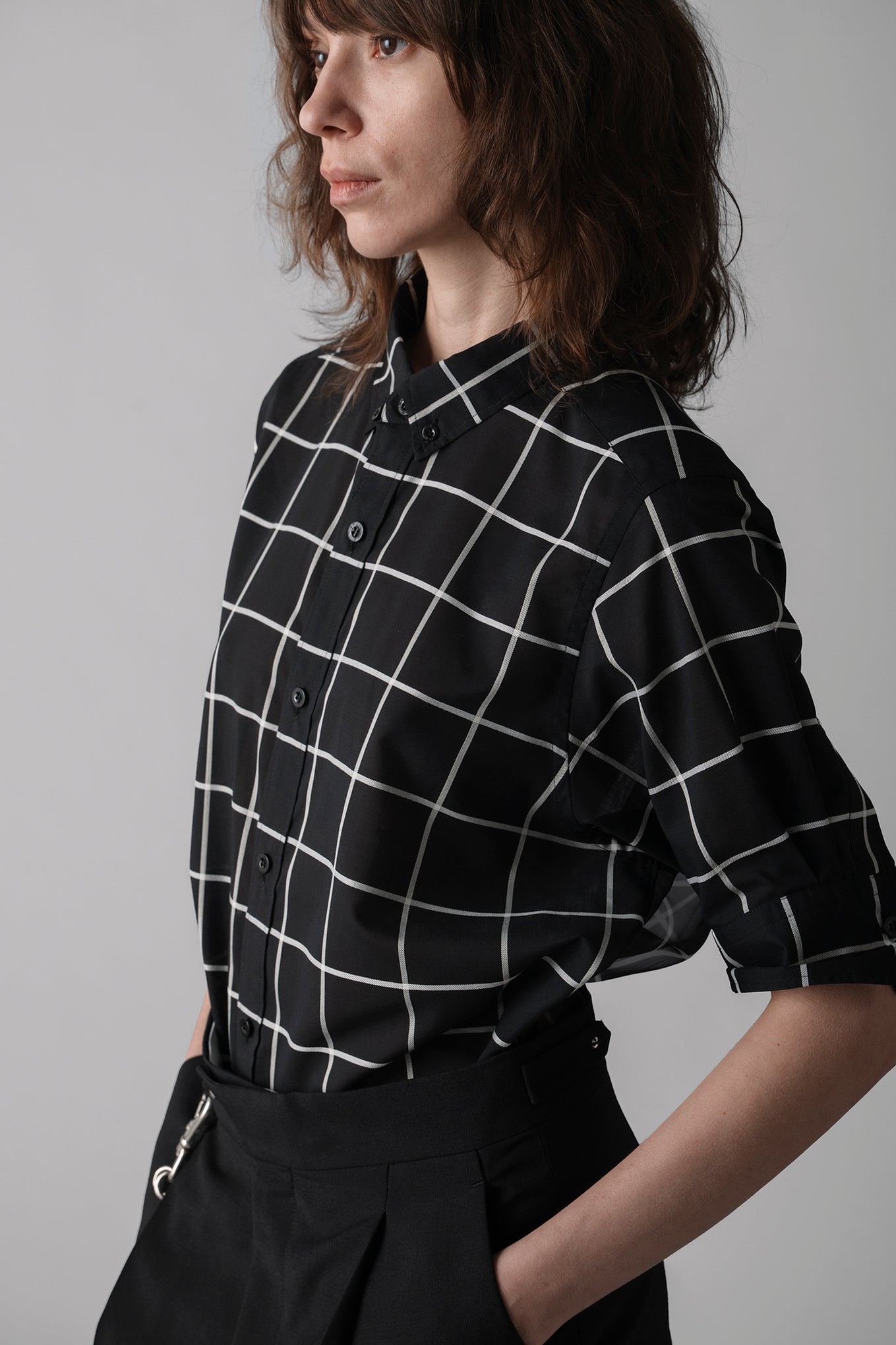 SHEER BACK WINDOWPANE SHORT-SLV BLOUSE