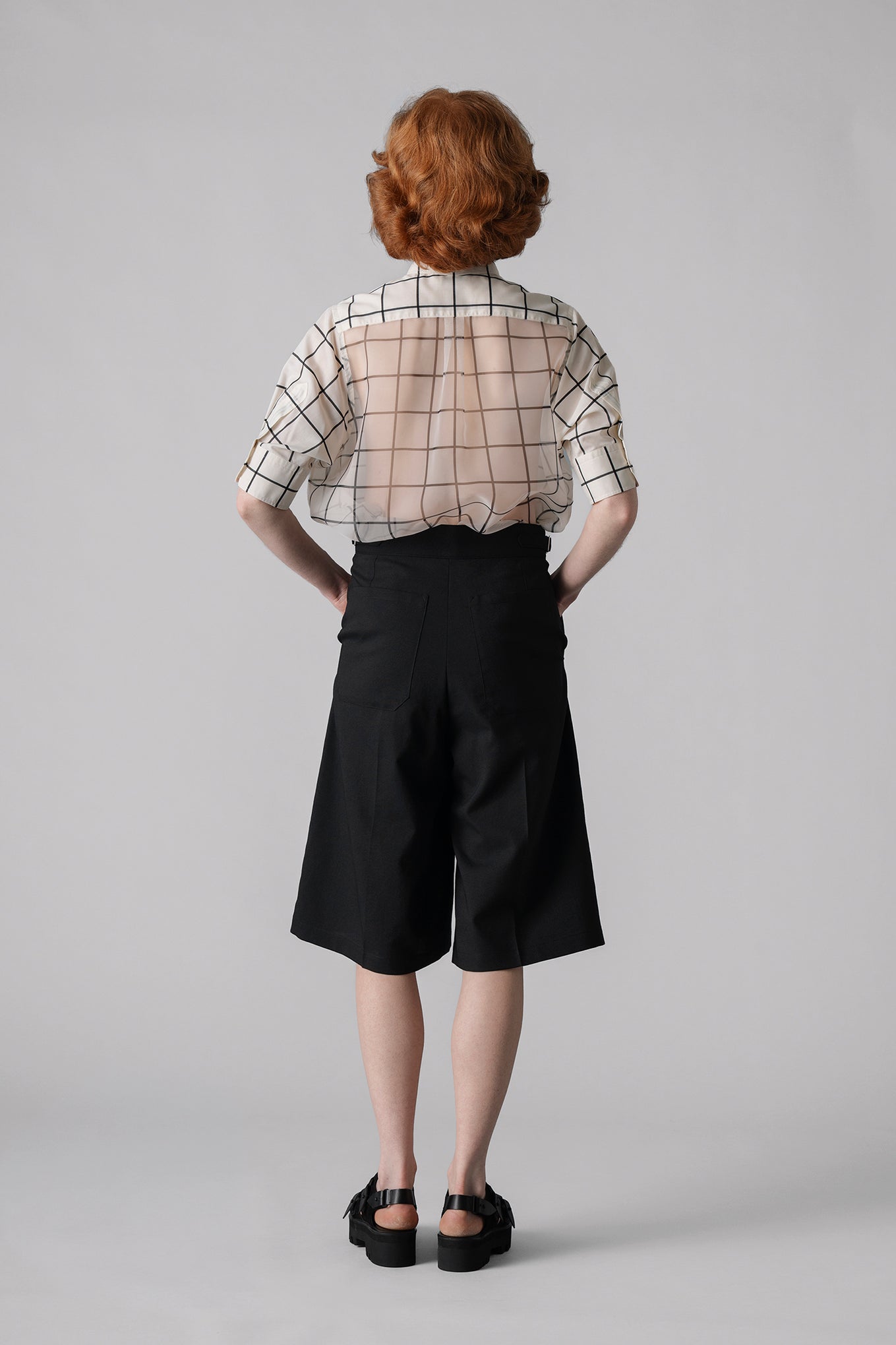 SHEER BACK WINDOWPANE SHORT-SLV BLOUSE