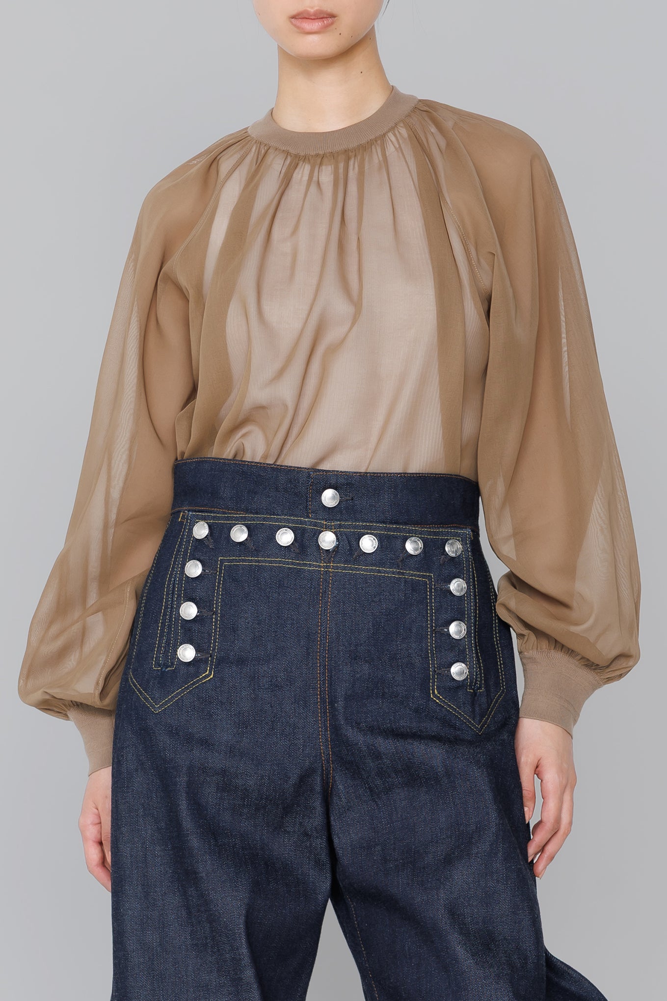 値下☆HYKE SHARK SKIN SHIREED TOP ポプリン袖トップス キミー様HYKE SHARK SKIN SHIRRED TOP 美品 ブラウス - メルカリ