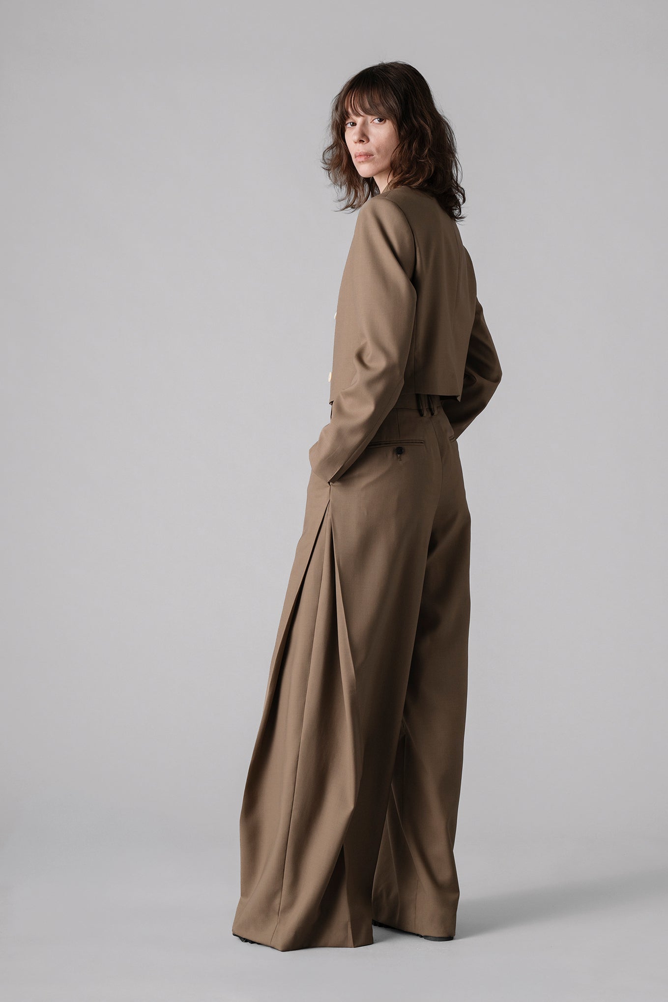 WOOL DOUBLE-BREASTED CROPPED BLAZER