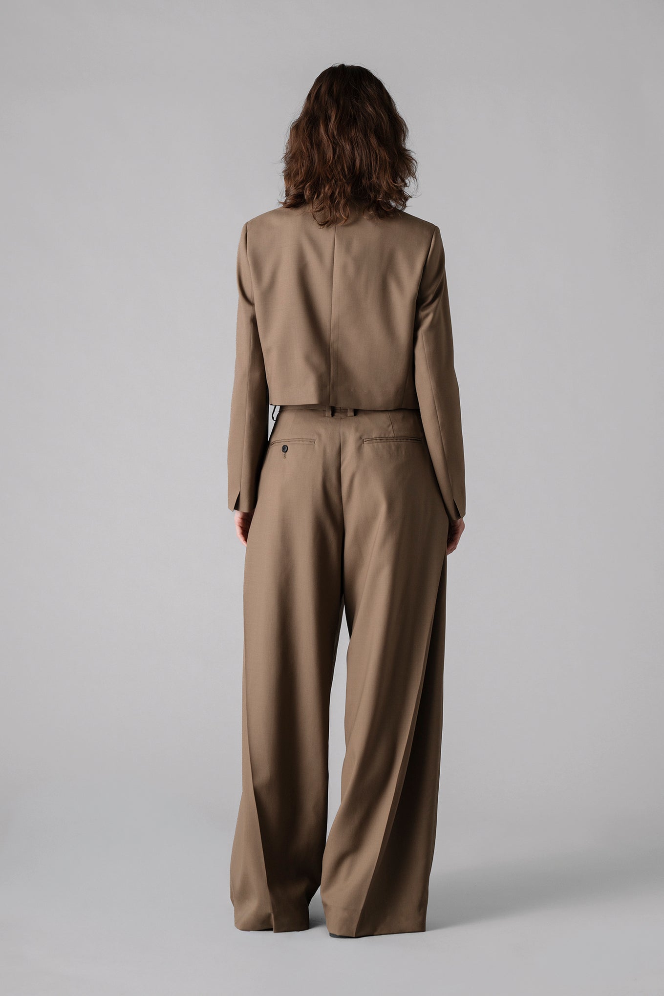 WOOL DOUBLE-BREASTED CROPPED BLAZER