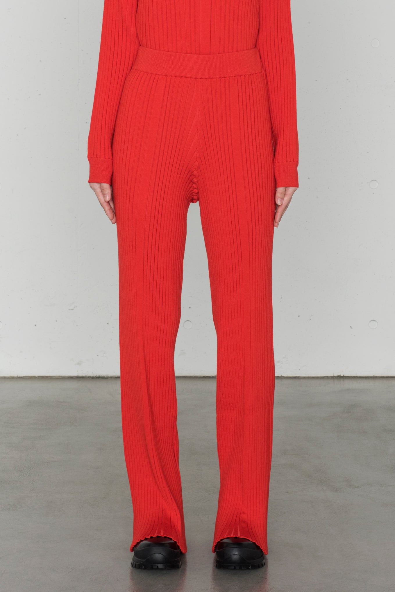 WIDE RIBBED SWEATER PANTS
