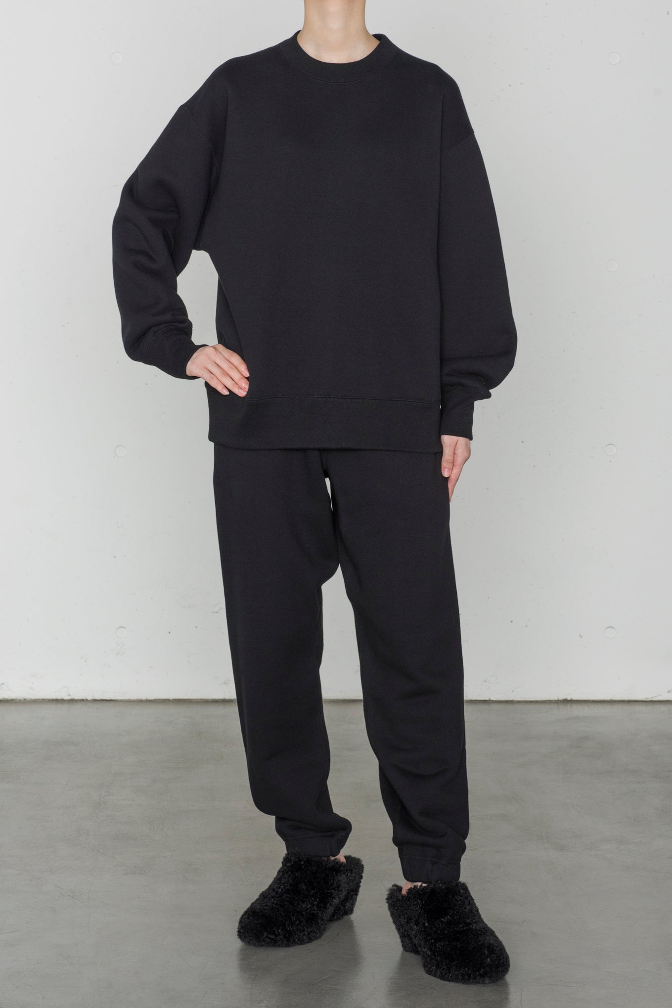 SWEAT SHIRT