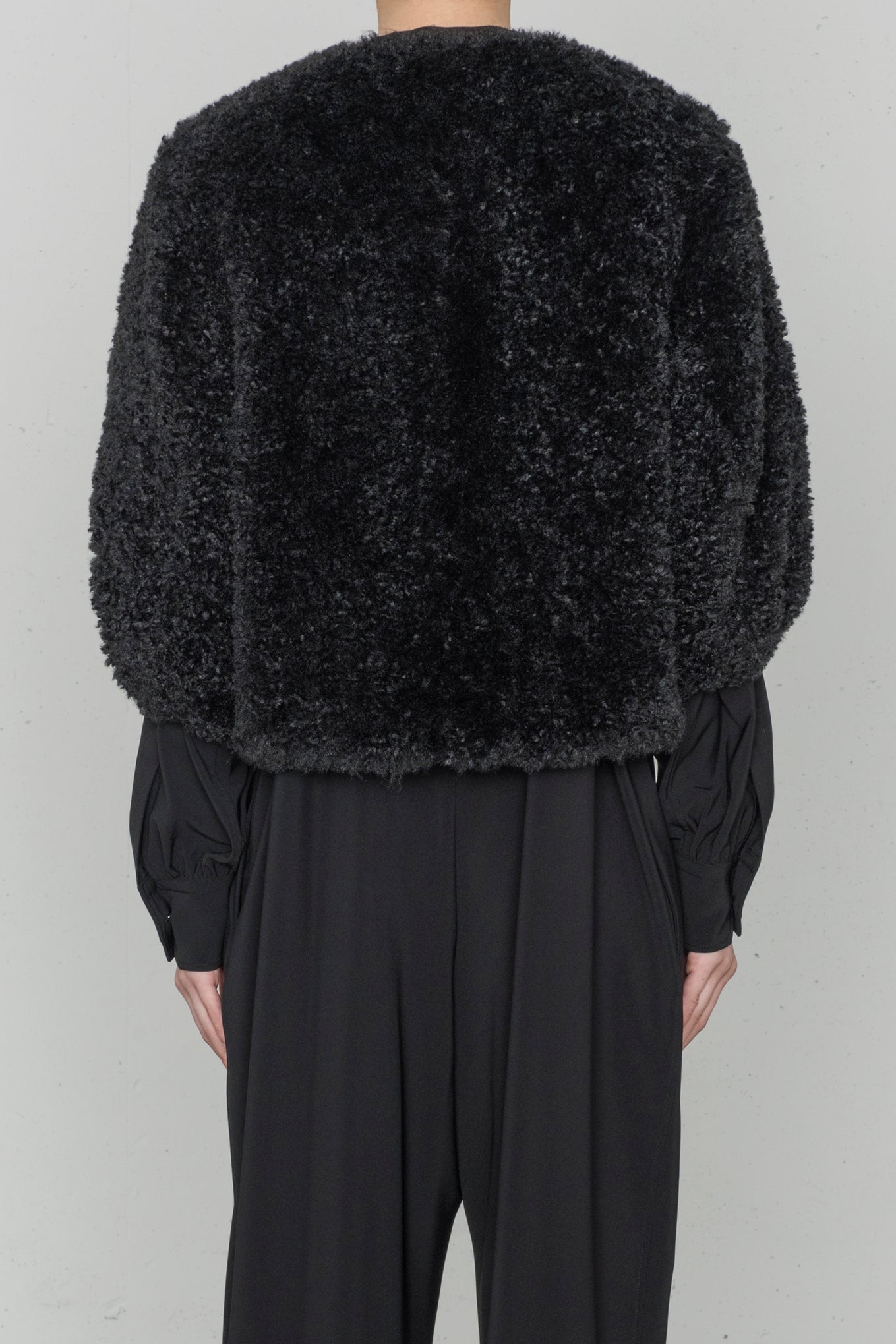 FAUX SHEARLING CROPPED JACKET