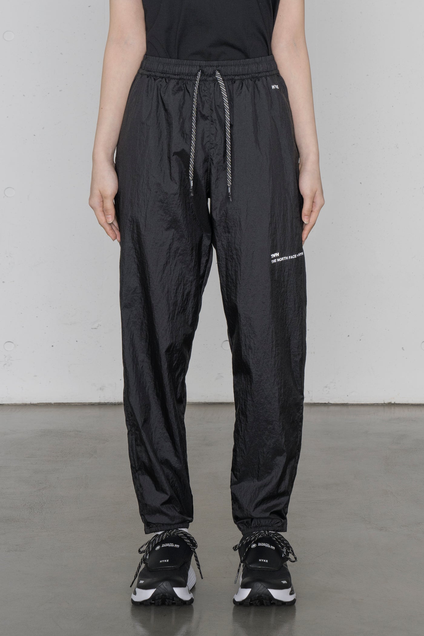 NBW253HK Trail Wind Pant (Women's) TNFH THE NORTH FACE × HYKE NBW253HK Trail Wind Pant (Women's) TNFH THE NORTH FACE × HYKE