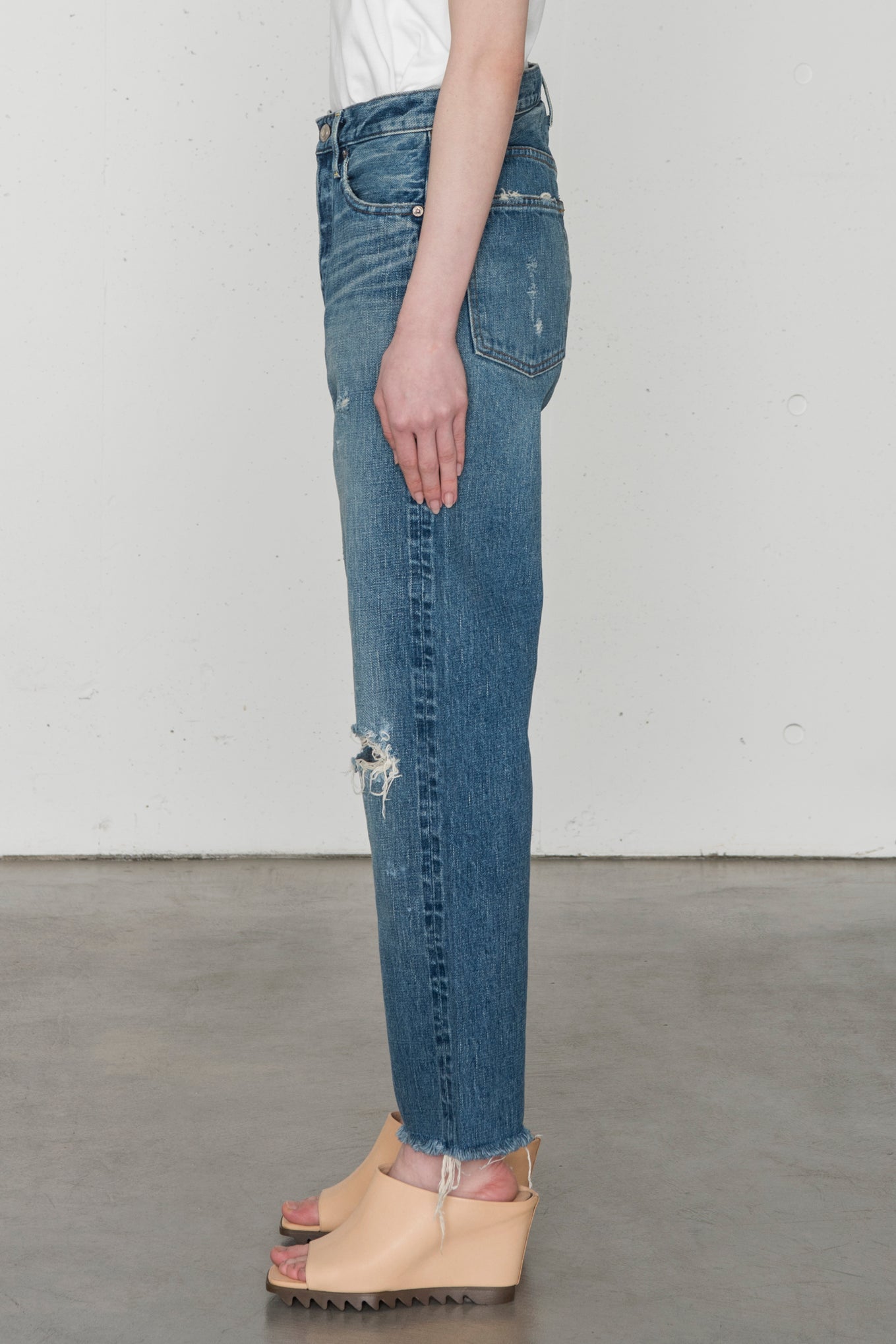 CLASSIC STRAIGHT JEANS – HYKE ONLINE STORE